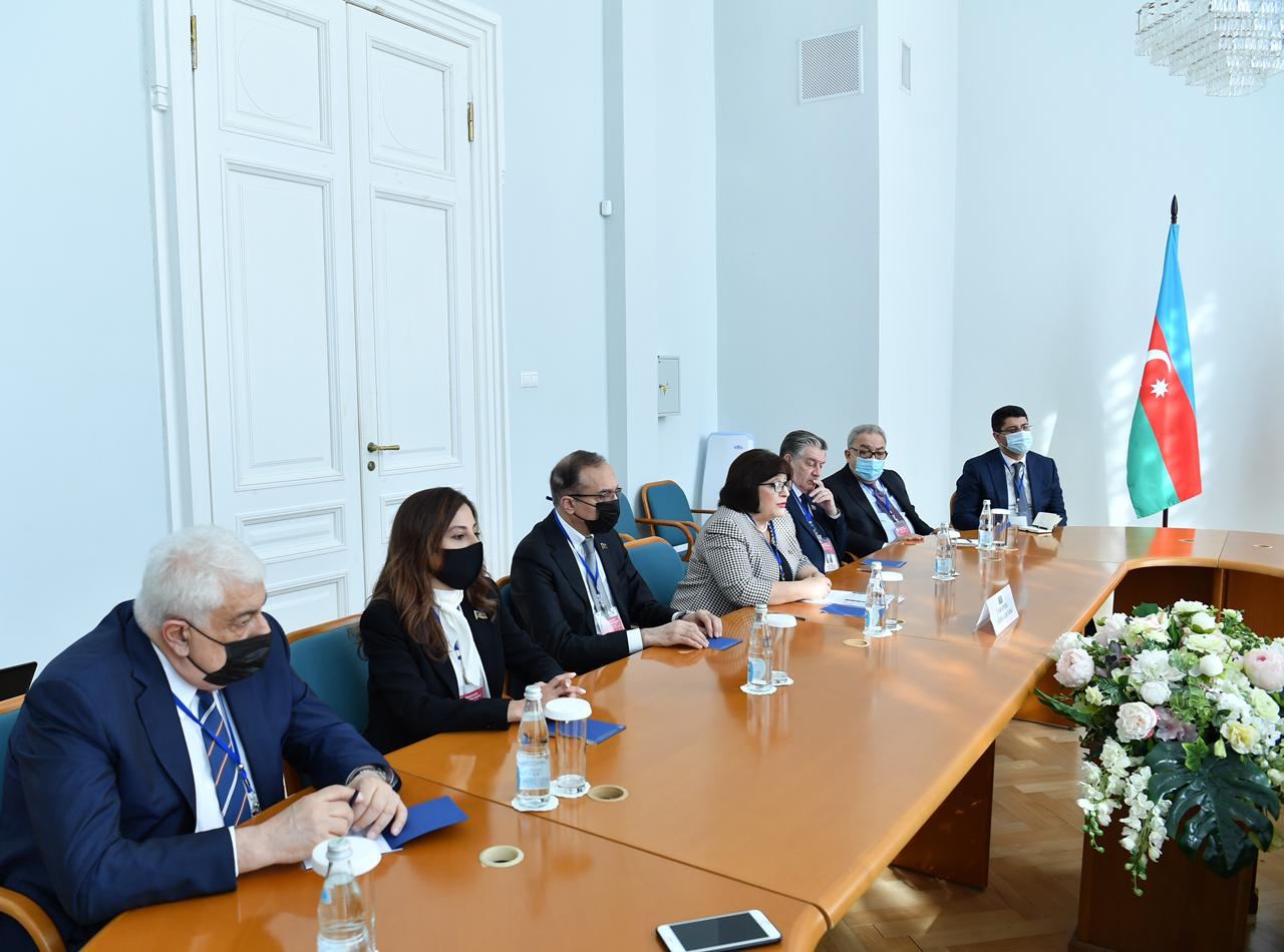Спикер парламента Азербайджана встретился с председателем парламента Кыргызстана (ФОТО)
