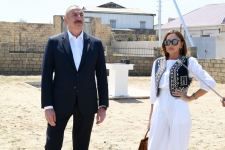 Президент Ильхам Алиев и Первая леди Мехрибан Алиева приняли участие в церемонии закладки фундамента ремонтно-восстановительных работ в Пиршаги (ФОТО/ВИДЕО)