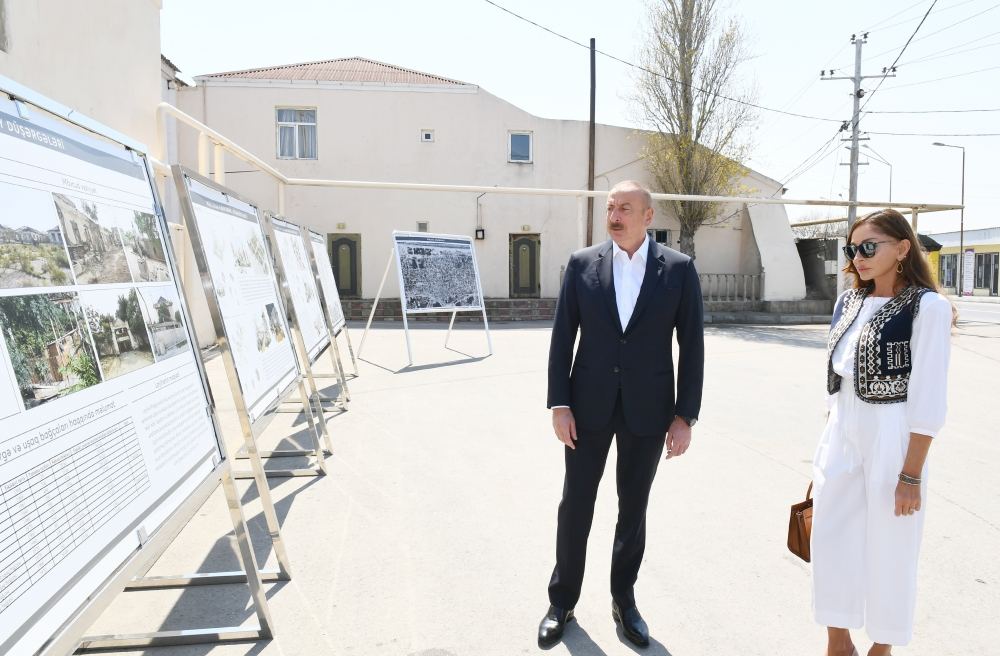 Президент Ильхам Алиев и Первая леди Мехрибан Алиева приняли участие в церемонии закладки фундамента ремонтно-восстановительных работ в Пиршаги (ФОТО/ВИДЕО)
