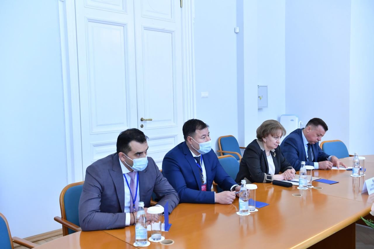 Председатель парламента Азербайджана встретился со спикером парламента Молдовы (ФОТО)