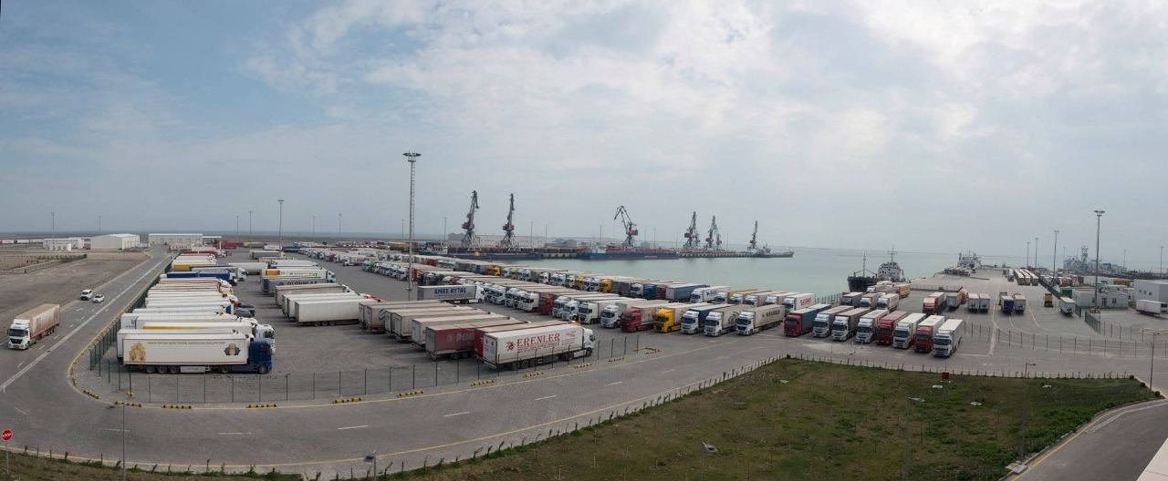 Бакинский порт увеличил перевалку грузов в I квартале
