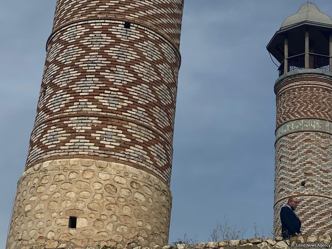 Израильские журналисты посетили в Агдаме разрушенные армянами мечети – репортаж Trend TV