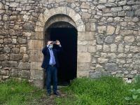 Israeli journalists visit roadside inn in Azerbaijan’s Fuzuli, turned into barn by Armenians during occupation (PHOTO)