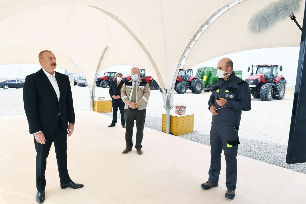 Prezident İlham Əliyev Hacıqabulda "Aqro Dairy" MMC-nin aqroparkının təqdimatında iştirak edib (FOTO)(YENİLƏNİB)