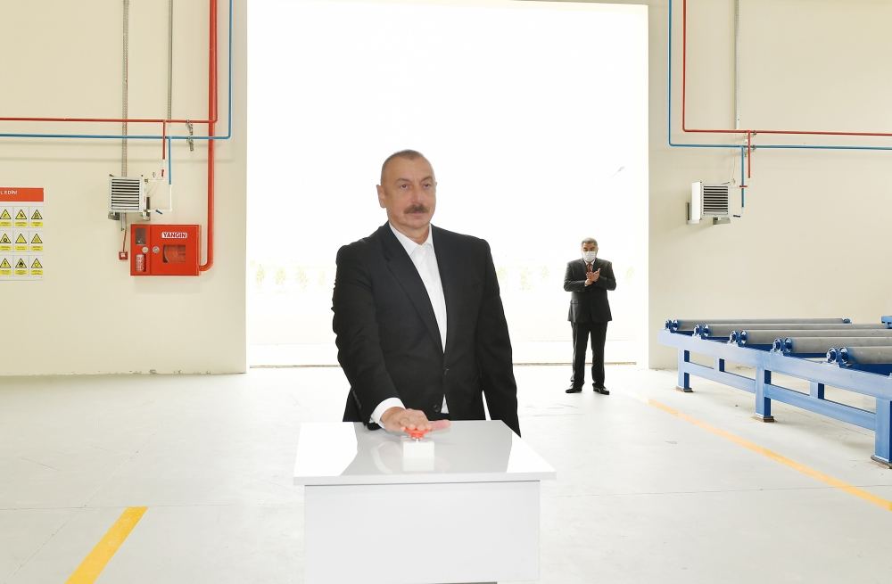 Prezident İlham Əliyev Hacıqabul Sənaye Məhəlləsinin açılışında iştirak edib (FOTO) (YENİLƏNİB)