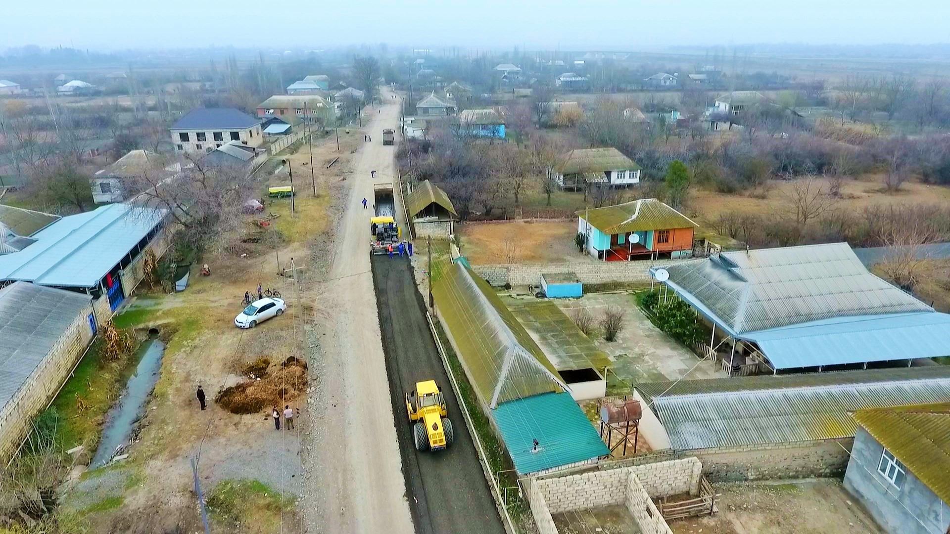 В 5 районах Азербайджана реконструируются 10 дорог местного значения (ФОТО)