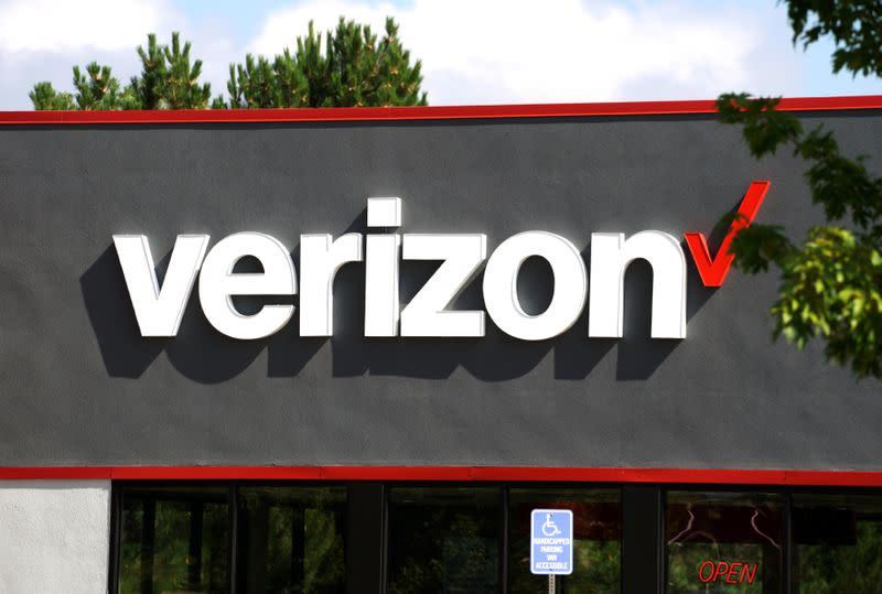 Verizon to offload Yahoo, AOL for $5 billion