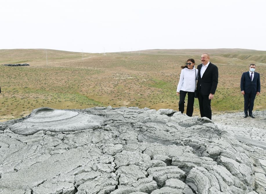 Azerbaijani president, first lady attend ceremony of laying foundation of Mud Volcanoes Tourism Complex (PHOTO)