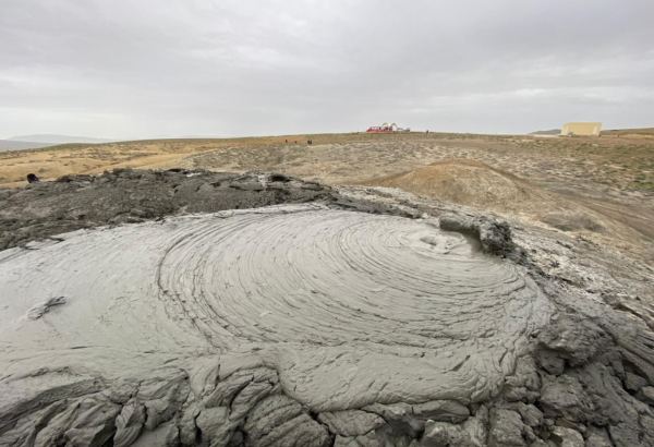 Минэкологии Азербайджана об извержении грязевого вулкана