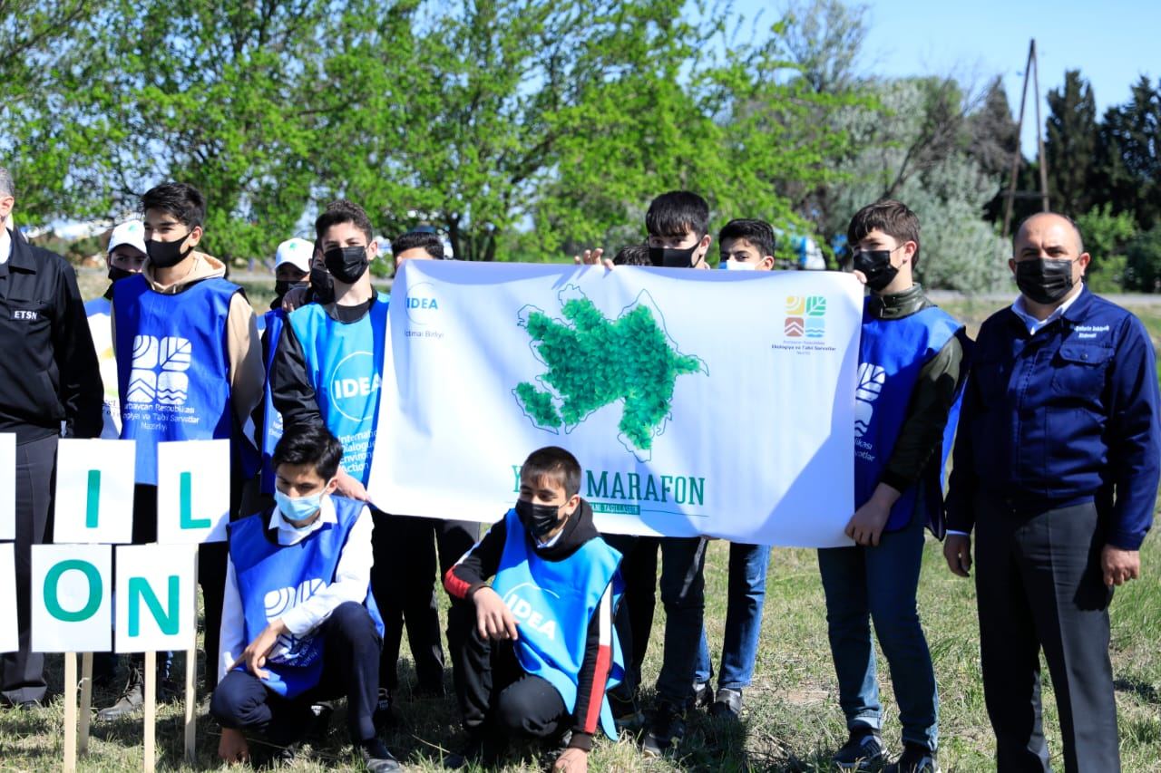 В Азербайджане в рамках проекта «Зеленый марафон» посажено 2 тыс. медоносных деревьев (ФОТО)