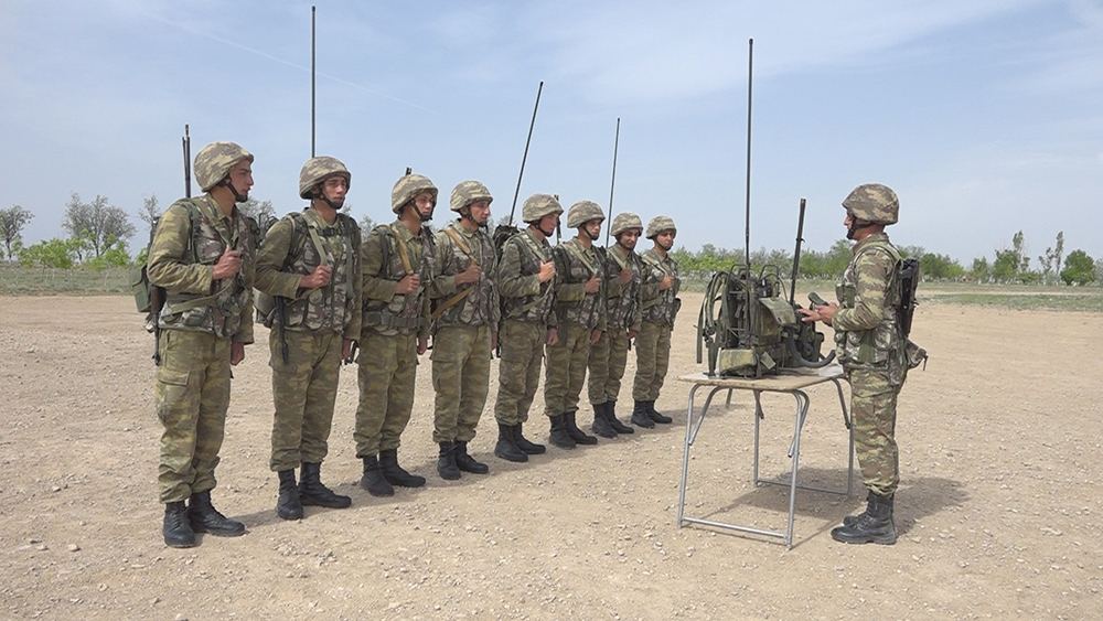 Проведены тактико-специальные занятия с подразделениями связи войск Нахчыванского гарнизона (ФОТО/ВИДЕО)