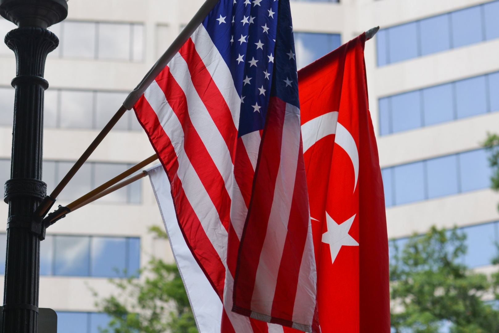 США заявили о стремлении к прочным отношениям с Турцией, несмотря на разногласия по С-400