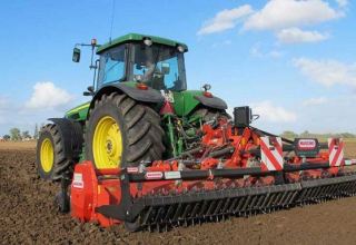 Uzbek agro-industrial agency to buy tractor via tender