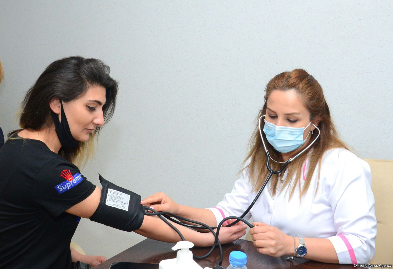 В Азербайджане вакцину от COVID-19 получили еще около 80 журналистов (ФОТО)