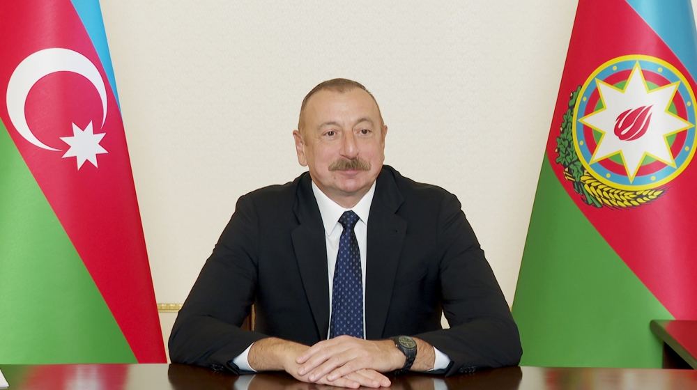 Azerbaijani president holds talks with president of World Economic Forum (PHOTO)
