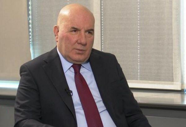 ЦБ Азербайджана не будет принимать решения по девальвации маната - Эльман Рустамов