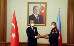 Министр обороны Азербайджана встретился с делегацией от ВПК Турции (ФОТО)