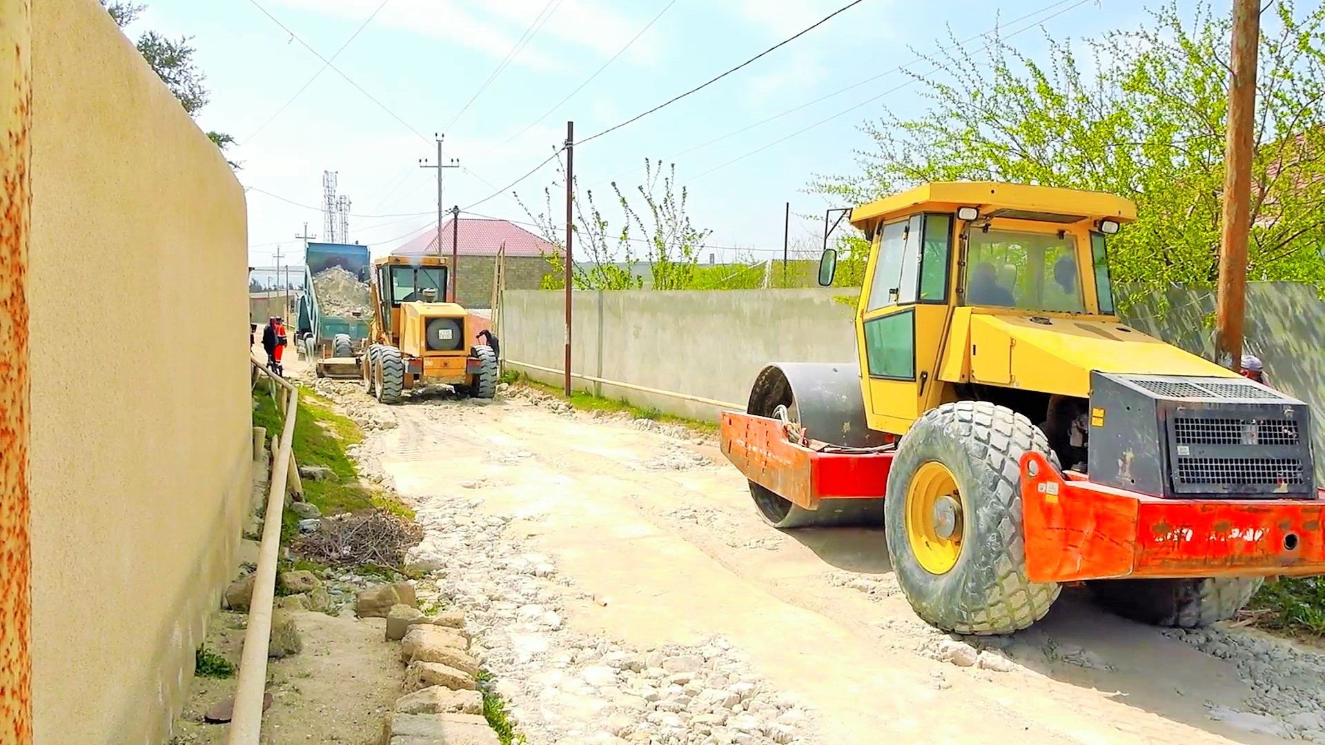 ГААДА отремонтирует дороги трех поселков Хазарского района Баку (ФОТО)