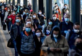 В Италии отменяют ношение масок на улице