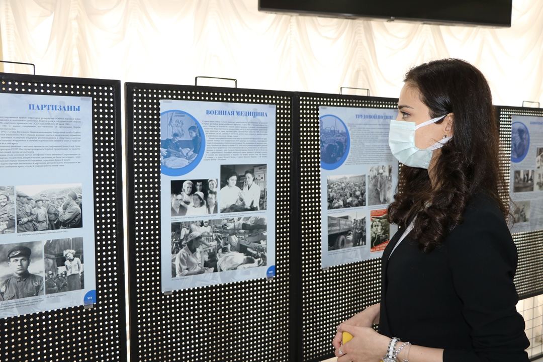 Всё для Победы! - в Баку открылась выставка фотокопий военных экспонатов из музеев России (ФОТО)