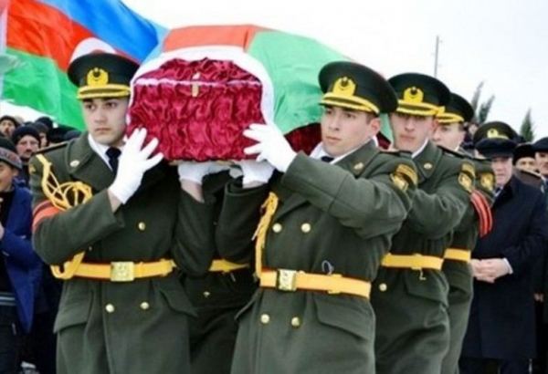 В Азербайджане расширяется список лиц, которые должны быть похоронены с военными почестями