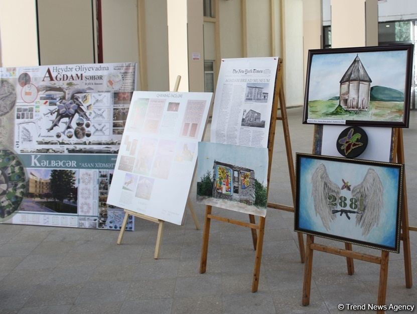 В Университете «Одлар юрду» представлена выставка проекта Mən Qarabağam (ФОТО)