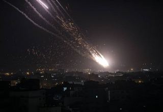 Israel launches missile attacks on Syria