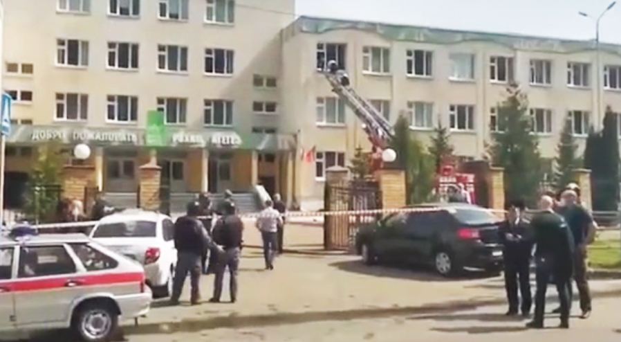 Число погибших при стрельбе в школе в Казани увеличилось до девяти (ВИДЕО) (Обновлено)