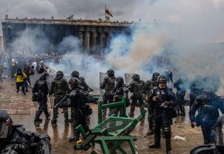 В Колумбии более 2 тыс. человек пострадали за 26 дней манифестаций