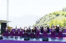 Azerbaijani president, first lady attend opening of “Kharibulbul” festival in Shusha (PHOTO)