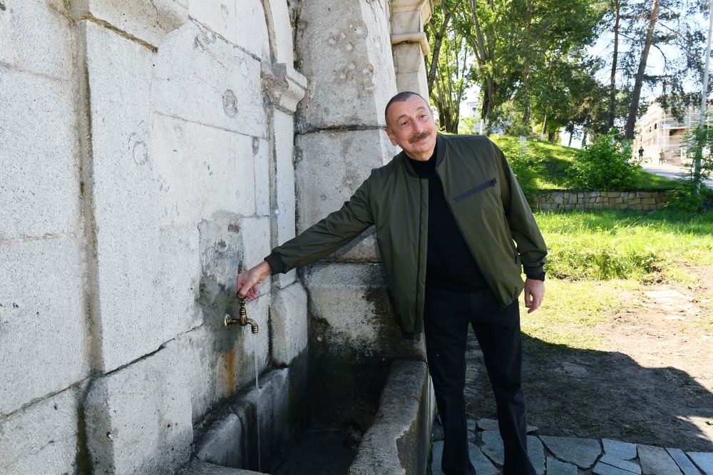 Президент Ильхам Алиев побывал на восстановленном роднике «Хан гызы» в Шуше (ФОТО/ВИДЕО)