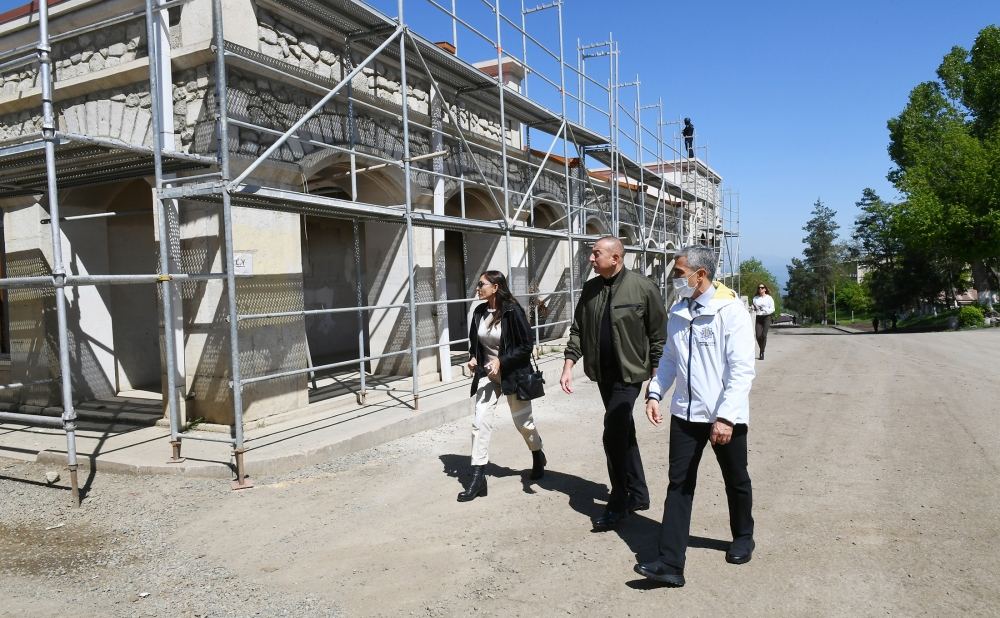 Azerbaijani president, first lady view building for Shusha Creative Center