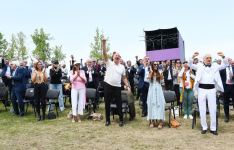 Президент Ильхам Алиев и Первая леди Мехрибан Алиева присутствовали на гала-концерте фестиваля "Харыбюльбюль" (ФОТО/ВИДЕО)