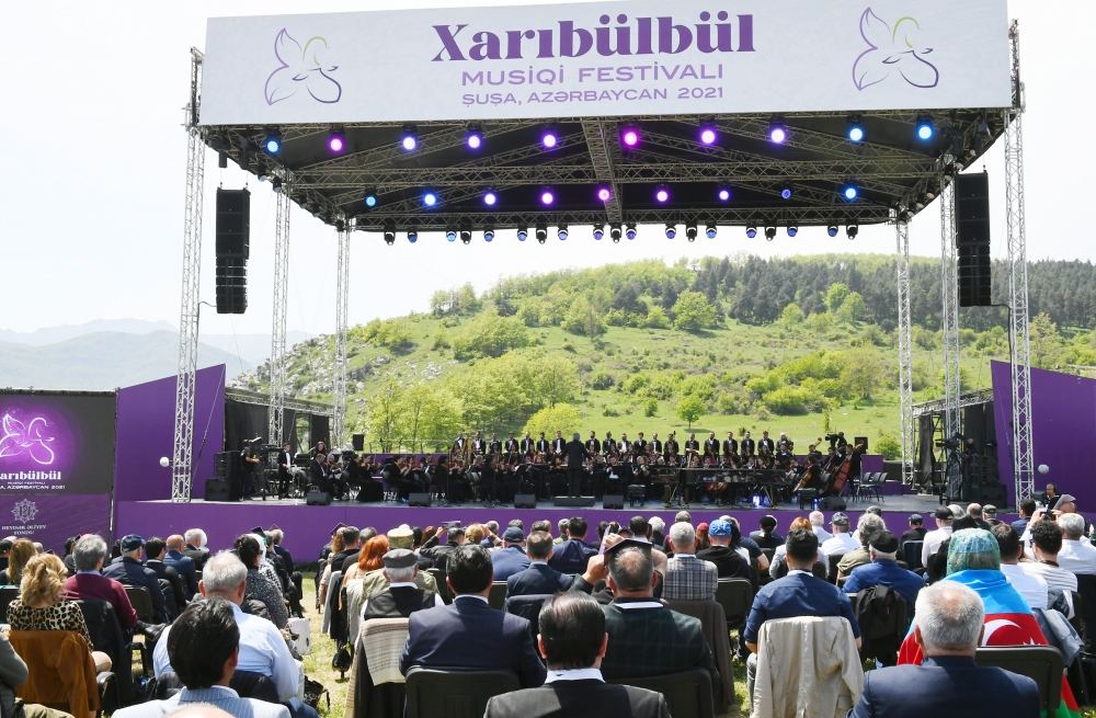 “Xarıbülbül” musiqi festivalı tarixi zəfərin nidası idi - Deputat