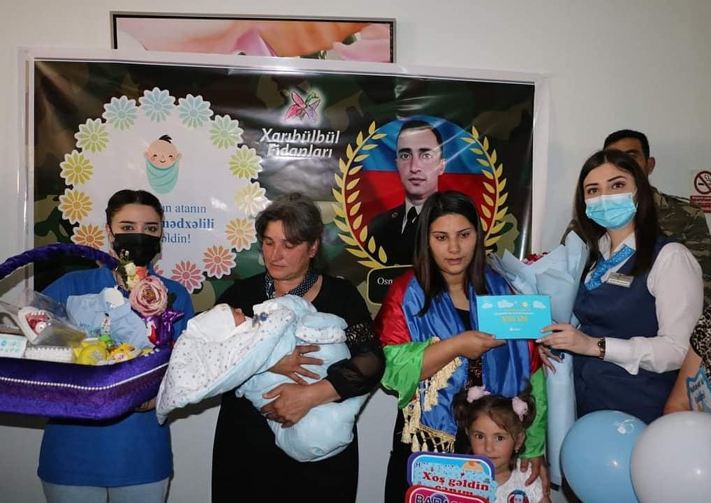 Фонд YAŞAT откроет счета в банке на имена трех новорожденных детей шехидов (ФОТО)