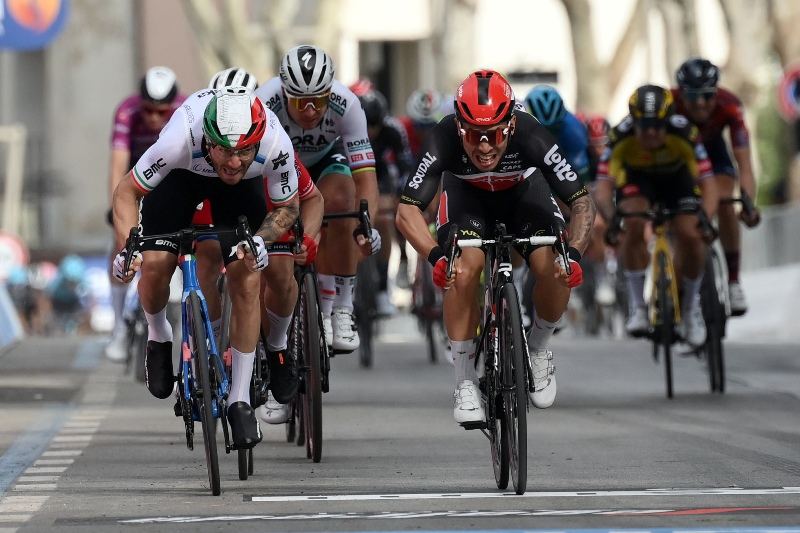 Австралиец Юэн стал победителем седьмого этапа велогонки "Джиро д'Италия"
