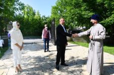 Президент Ильхам Алиев и Первая леди Мехрибан Алиева посетили Албанскую церковь Святой Девы Марии (ФОТО) (версия 2)