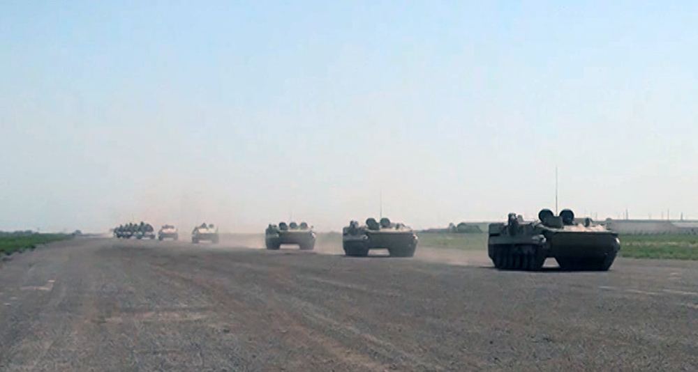 Azerbaijani Army's missile, artillery units heading for exercise areas (VIDEO)