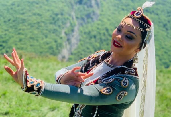 В Москве обучаются азербайджанским танцам (ФОТО)