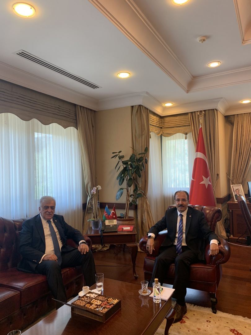 Турецкий посол  встретился с главой Группы межпарламентской дружбы Турция-Азербайджан (ФОТО)