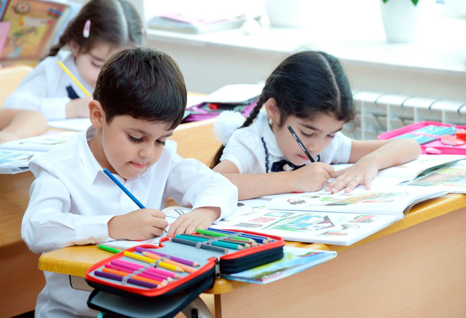 В связи с электронным приемом в I класс бакинских школ сделано более 43 тыс. обращений