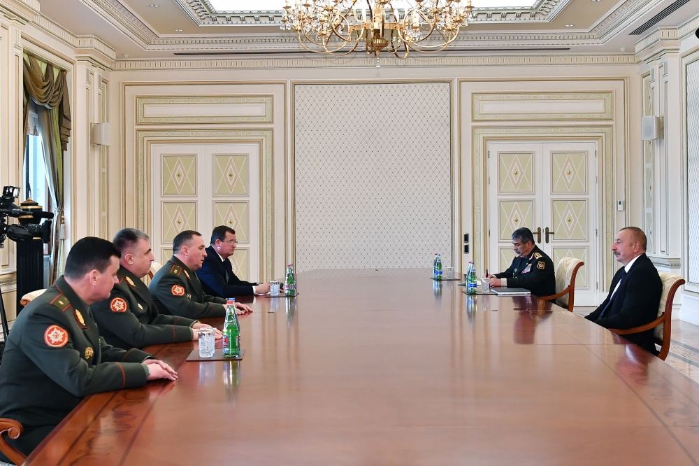 President Ilham Aliyev receives Belarus defense minister