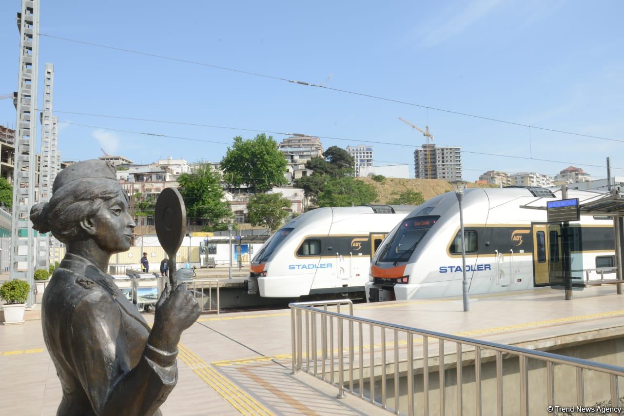 Сегодня из Баку отправился первый электропоезд в Габалу (ФОТО)