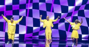 Azerbaijani contestant Samira Efendi proceeds into Eurovision final (PHOTO/VIDEO)