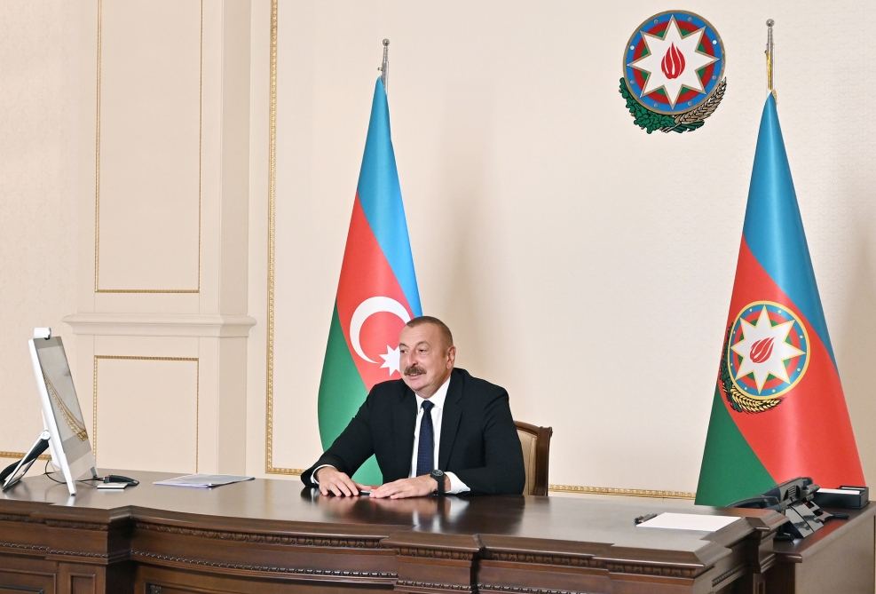 Azerbaijani president takes part in discussions of Nizami Ganjavi Int'l Center (FOTO)