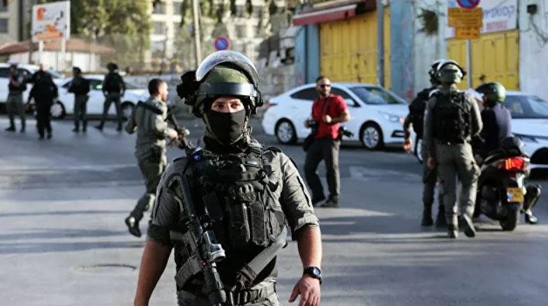 Стрелявший по пассажирскому автобусу в Иерусалиме сдался полиции