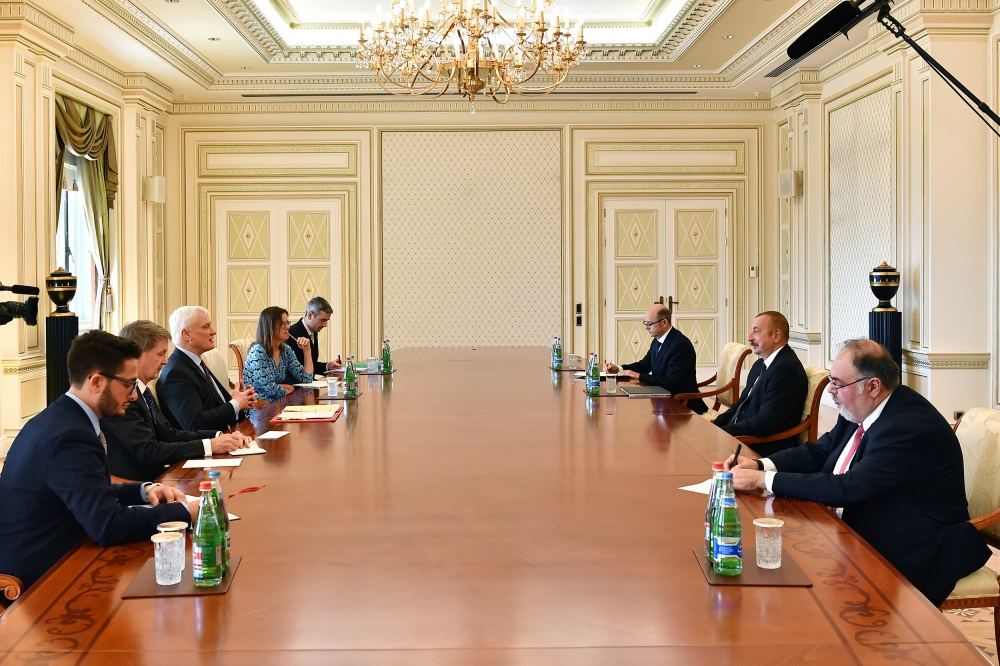 Президент Ильхам Алиев принял министра экспорта Великобритании (ВИДЕО)