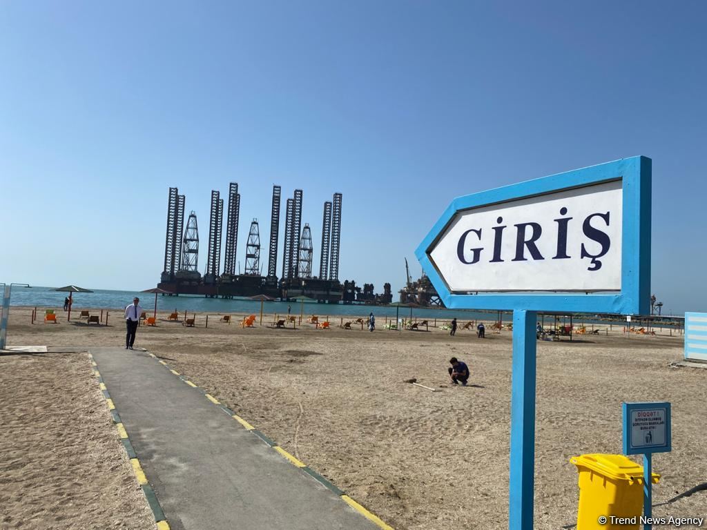 На общественных пляжах Баку завершена подготовка к летнему сезону (ФОТО)