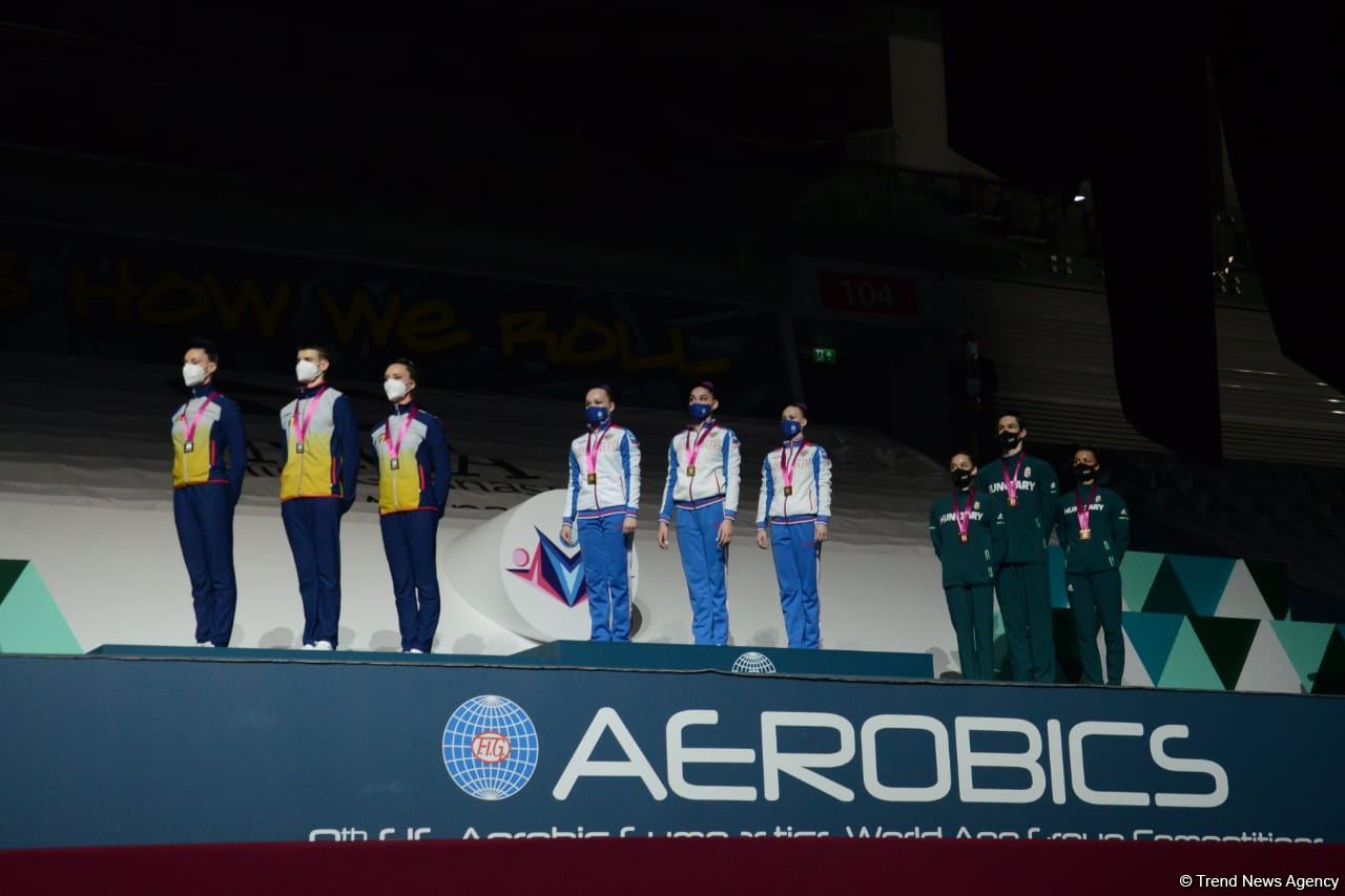 В Баку наградили победителей Всемирных соревнований по аэробной гимнастике в индивидуальной программе и в составе трио (ФОТО)