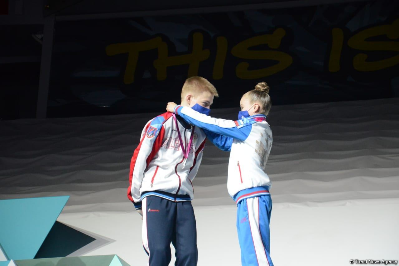 Baku awards winners of competitions in individual program for men and among mixed pairs (PHOTO)